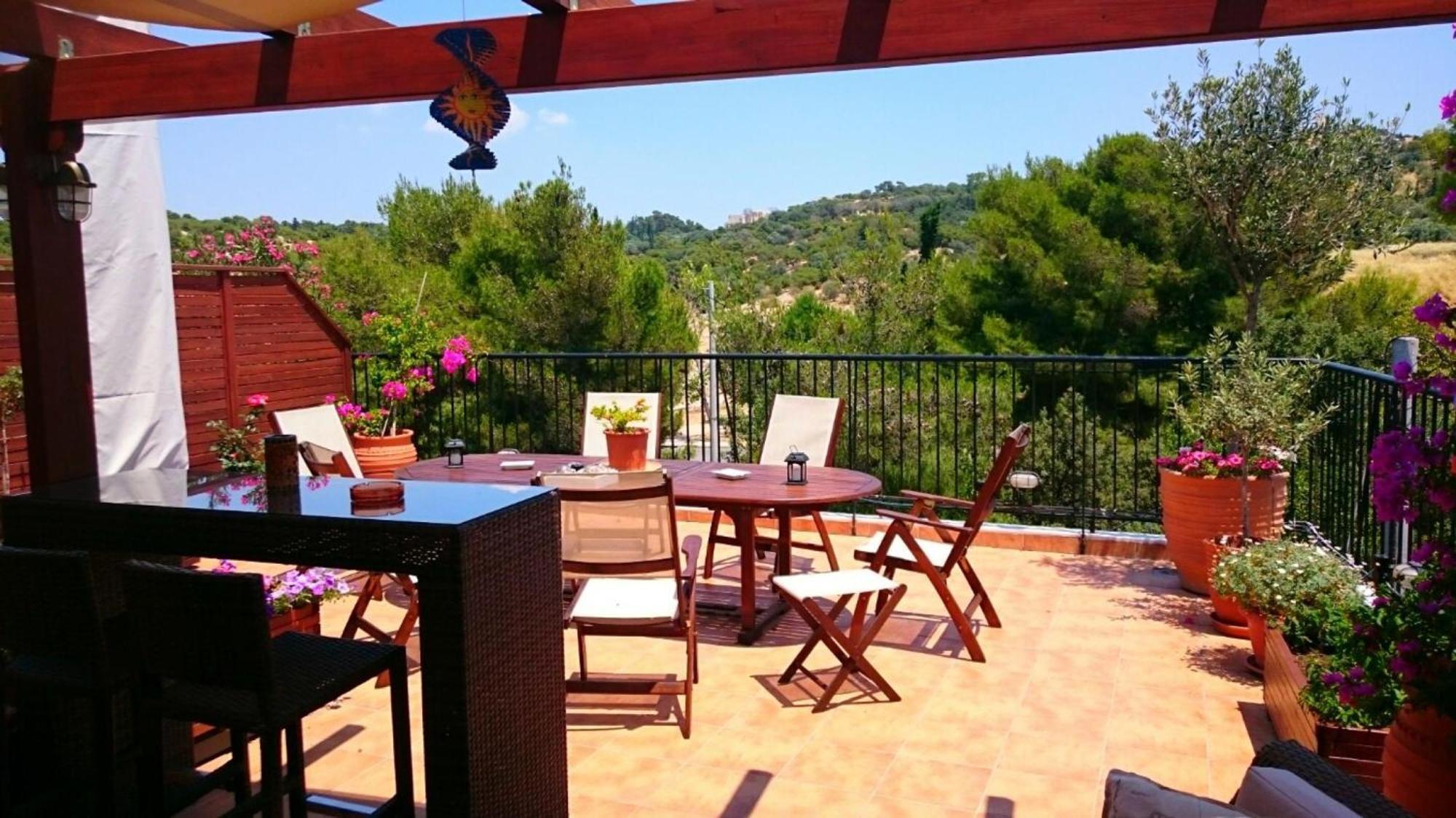 Elegant Apartment In Acropolis With Roof Garden Atenas Exterior foto