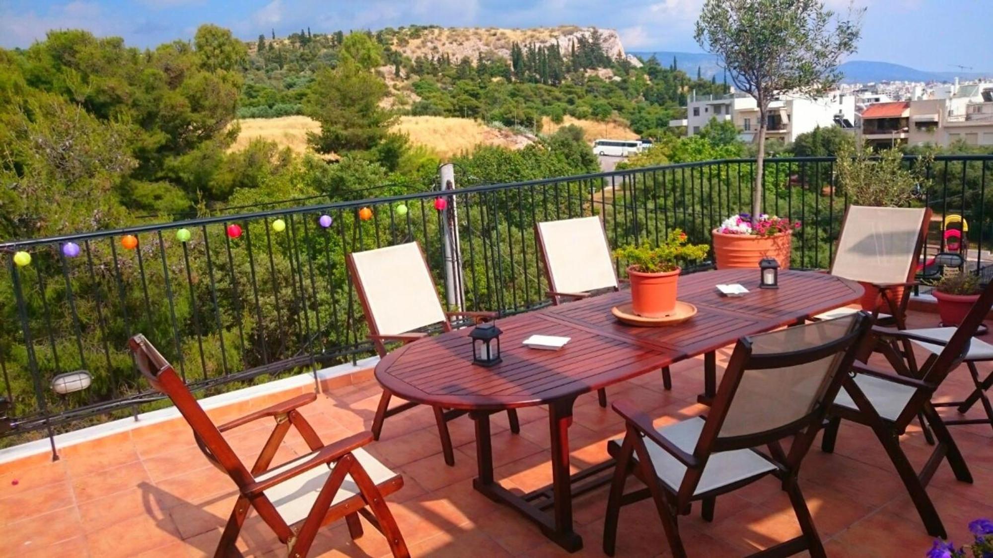 Elegant Apartment In Acropolis With Roof Garden Atenas Exterior foto