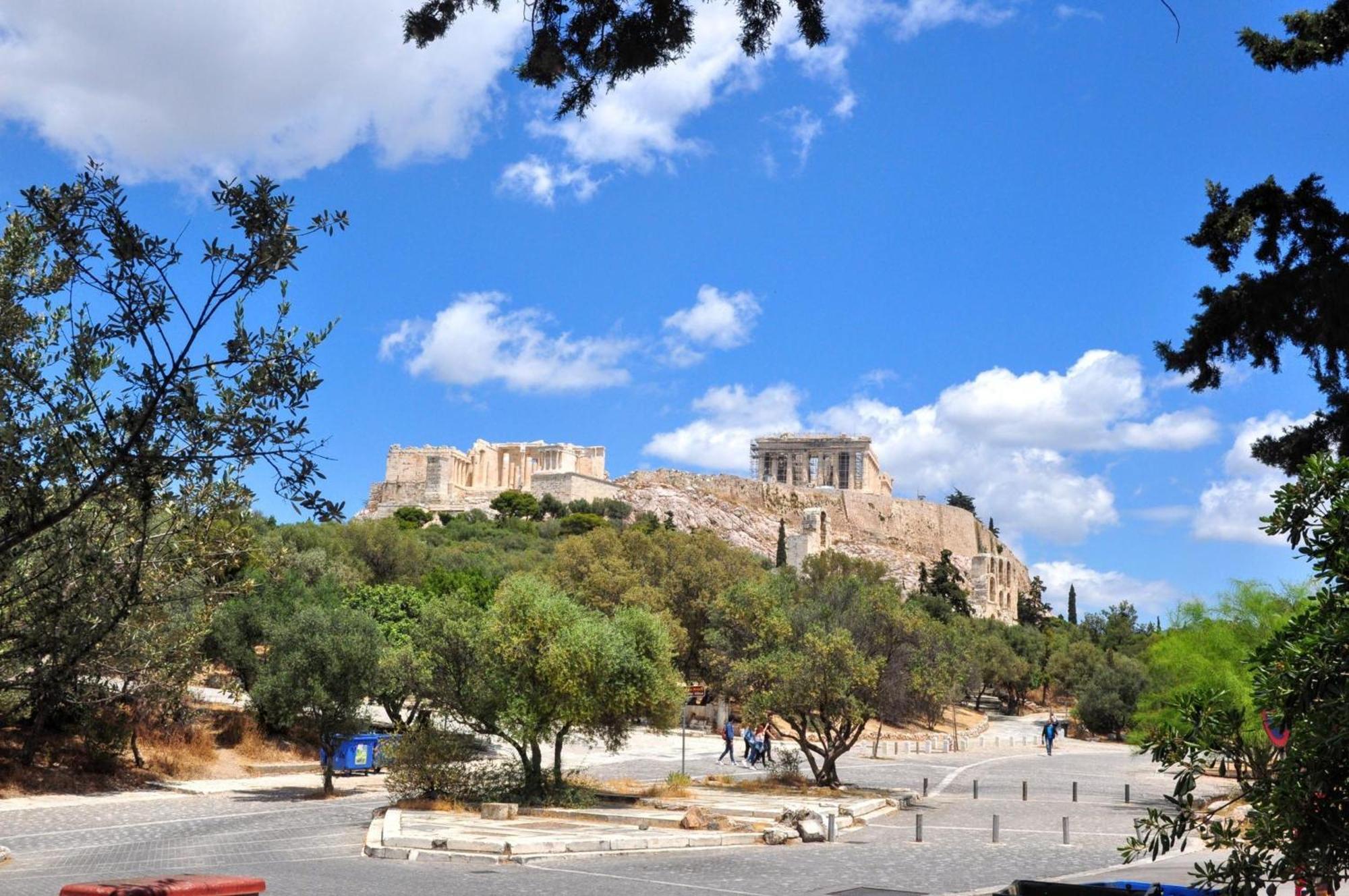 Elegant Apartment In Acropolis With Roof Garden Atenas Exterior foto